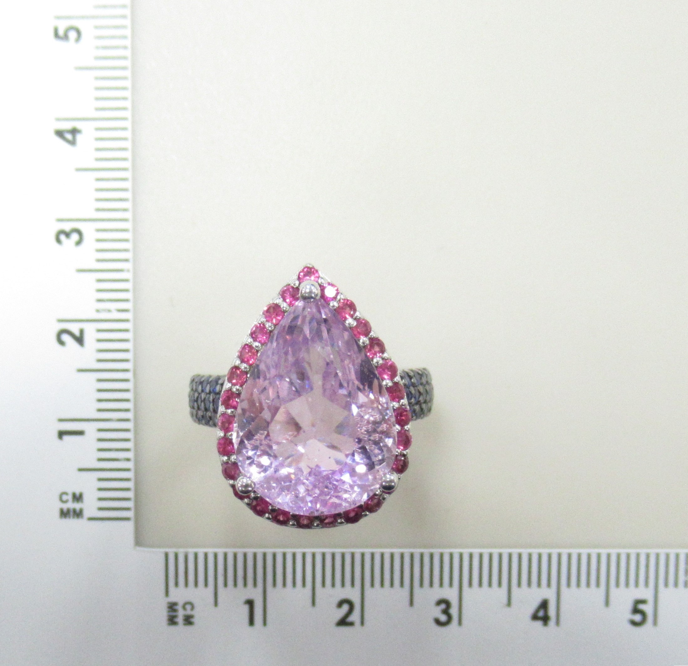 Серебряное кольцо с кунцитом